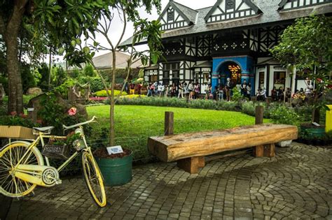 The Farm House Bandung garden