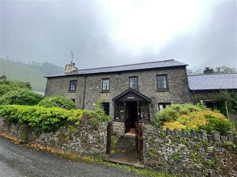 The Old Smithy - Yr Hen Efail