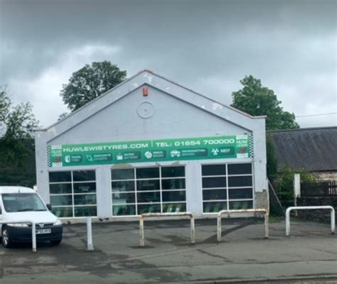 Tiears Huw Lewis Tyres- Machynlleth