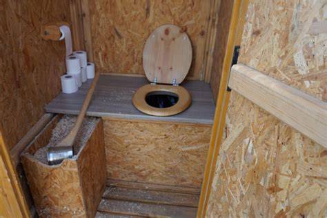 Toilettes à Brennilis