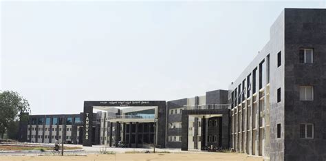 Veterinary College And Research Institute - Multi Speciality Hospital