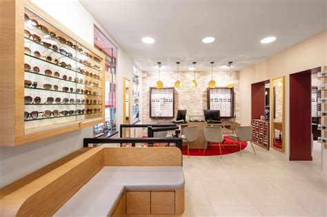 WAGRAM CONTACT à Paris