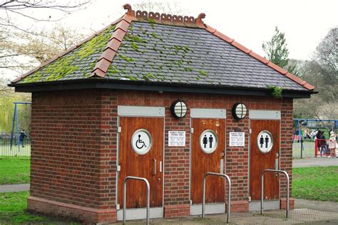 Wardown Park Public Toilets