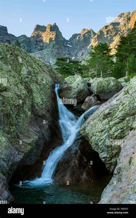Waterfall à Asco