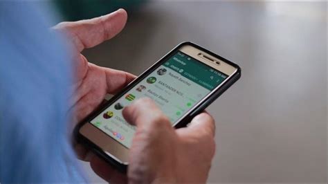 WhatsApp di HP