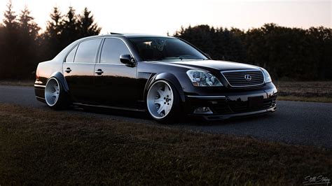 Who Builds Lexus Cars