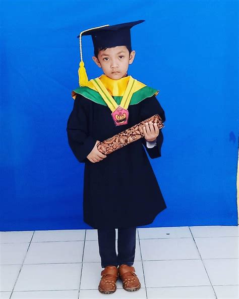 Anak Wisuda TK