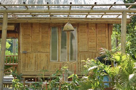 bangunan bilik bambu rumah
