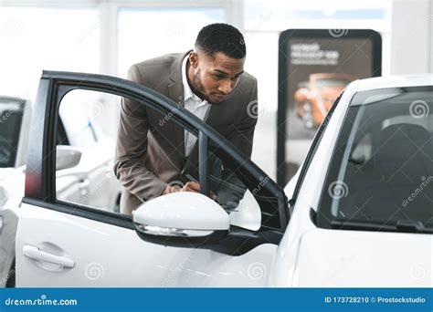 car insurance agent
