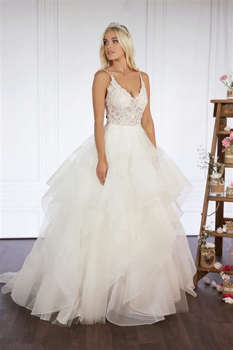 chantilly lace bridal & off the peg gowns NI