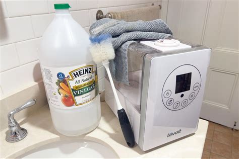 cleaning humidifier before refilling