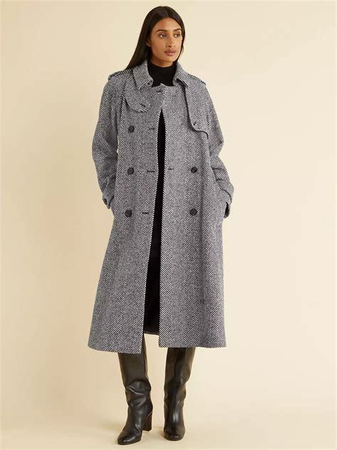 coats & robes/costume connexions