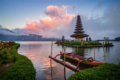 free tourist attractions indonesia