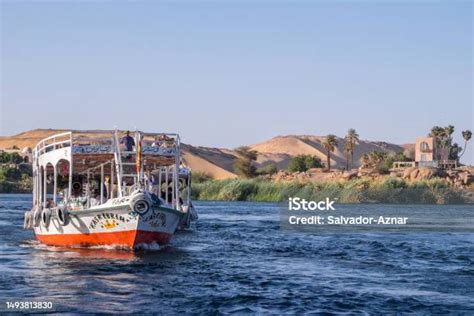 kapal mendayung di Sungai Nil