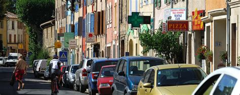 la farandole à Forcalqueiret