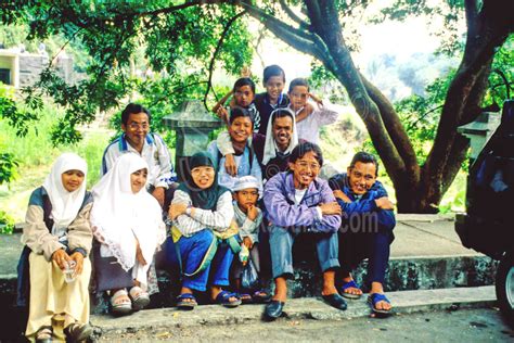large family Indonesia