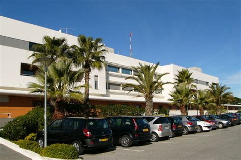 pôle Esthétique du golfe de Saint Tropez Dr LAHAYE à Gassin
