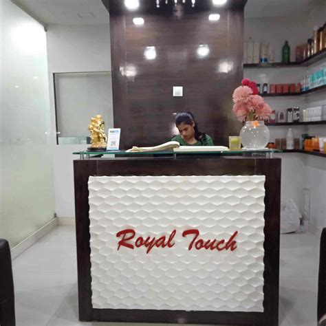 royal touch beauty salon