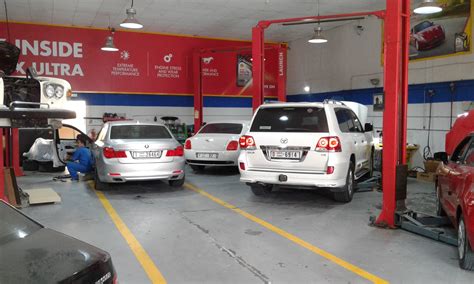 saurabh auto service centre