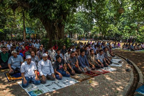 Social and Political Tensions in Indonesian Mosques