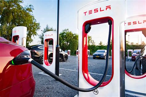 Tesla Supercharging to 100%
